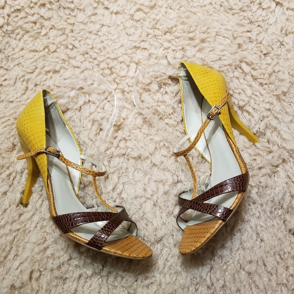 Nine West Hayek Sandal • Mustard Yellow Heels - Picture 7 of 13